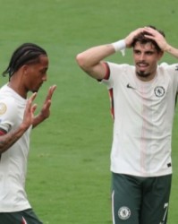 抱头震惊！内托被佩德罗的世界波震撼，一脸难以置信